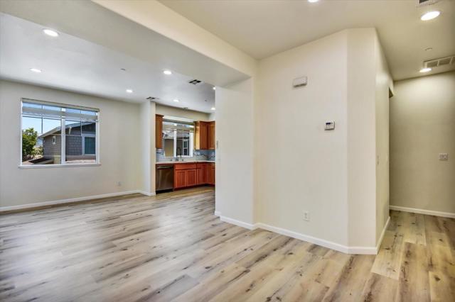 18437 Opal Lane, Morgan Hill CA: https://media.crmls.org/mediaz/ffec460b-7ec6-4353-a55b-a405d87ce43b.jpg