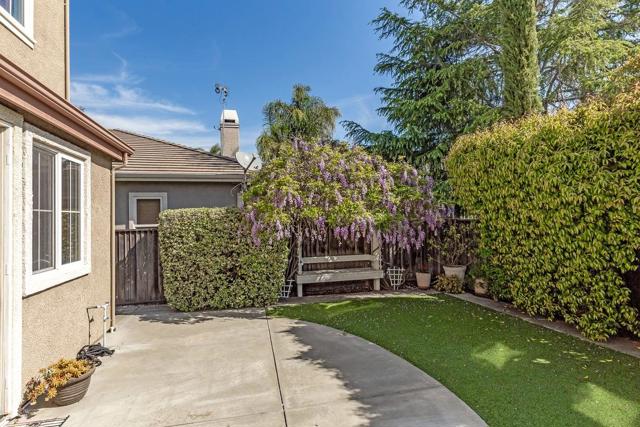 8810 Zinnia Street, Gilroy CA: https://media.crmls.org/mediaz/ffec5ccb-71cb-426d-80a2-5bff3751a9e4.jpg