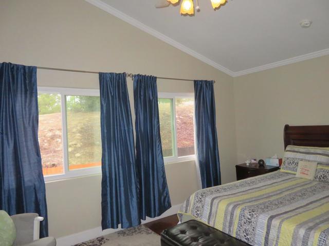 Detail Gallery Image 16 of 31 For 1913 Clearbrook Dr, Chula Vista,  CA 91913 - 4 Beds | 2/1 Baths