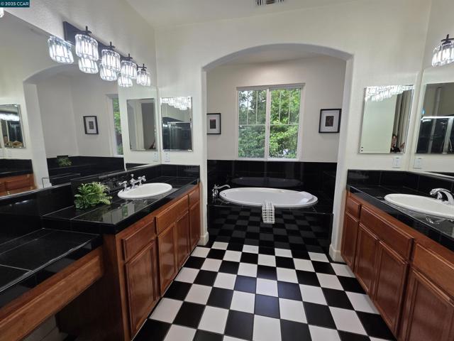 139 Camden Lane, Hercules CA: https://media.crmls.org/mediaz/ffee56d0-5d98-47e7-aeac-9d6c5325ec66.jpg