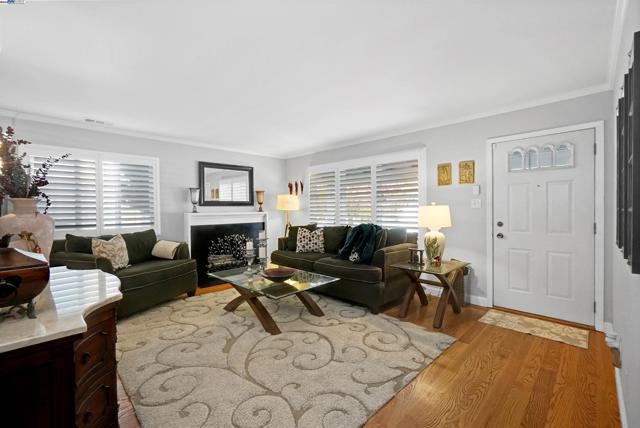 2472 Bradford Ave, Hayward CA: https://media.crmls.org/mediaz/ffee9bad-a6ff-41d2-8a0a-c898c8c918f3.jpg