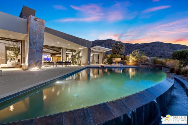 25 Sierra Vista Drive, Rancho Mirage CA: https://media.crmls.org/mediaz/ffeeb244-4b9a-43f9-bb97-9637e9b9b375.jpg