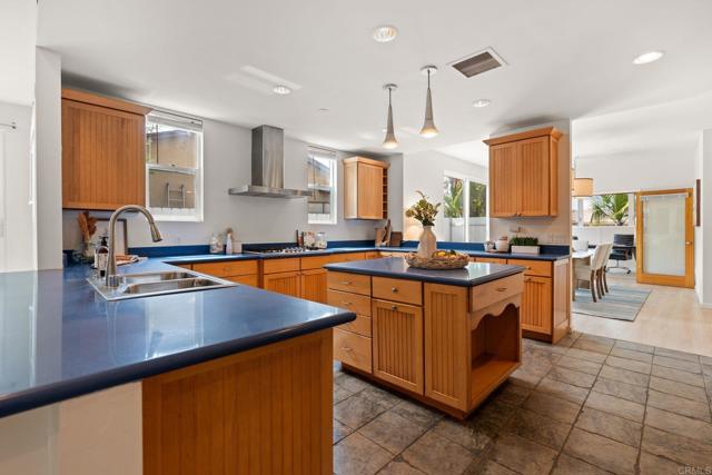 1785 Caliban Drive, Encinitas CA: https://media.crmls.org/mediaz/ffeeb4db-7392-485b-ba29-eb5e99137840.jpg