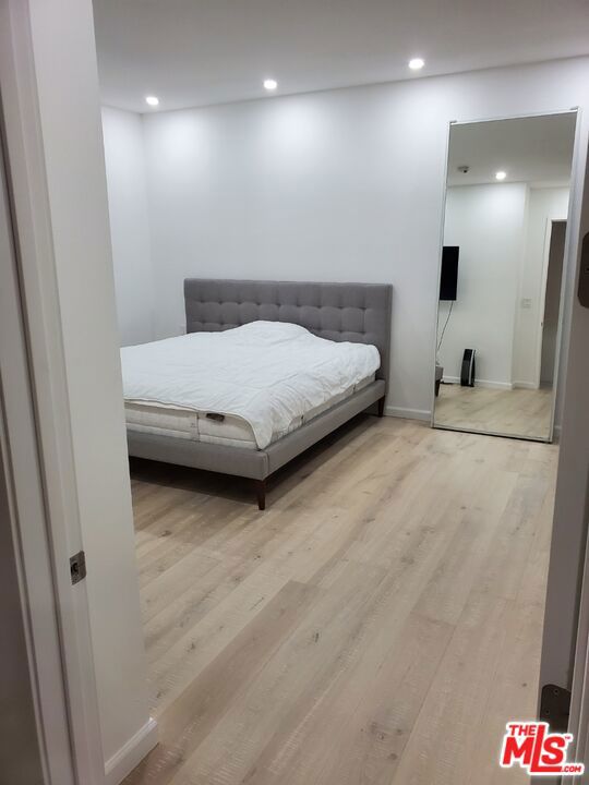 625 S Berendo Street, Los Angeles CA: https://media.crmls.org/mediaz/ffef9948-5e1a-47dd-8f52-b920801a6533.jpg