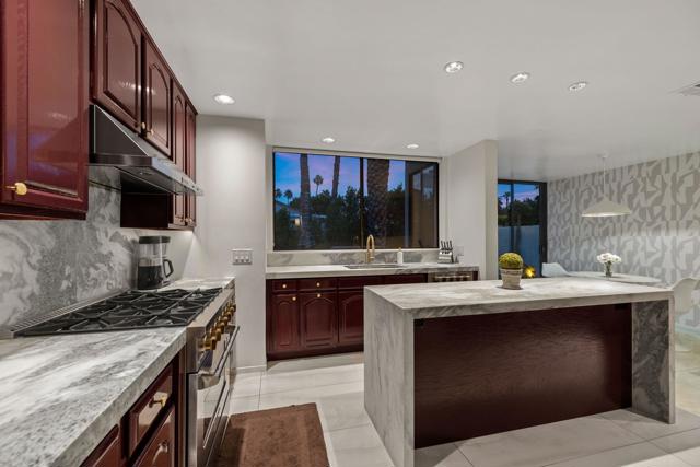 49 Mission Palms E Drive, Rancho Mirage CA: https://media.crmls.org/mediaz/fff0f574-2510-4df9-a3b0-067700092c8c.jpg