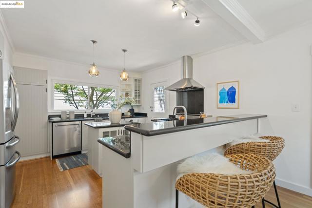 355 Arlington Ave., Berkeley CA: https://media.crmls.org/mediaz/fff14c2f-4996-47d6-bece-be7f6cd7637b.jpg
