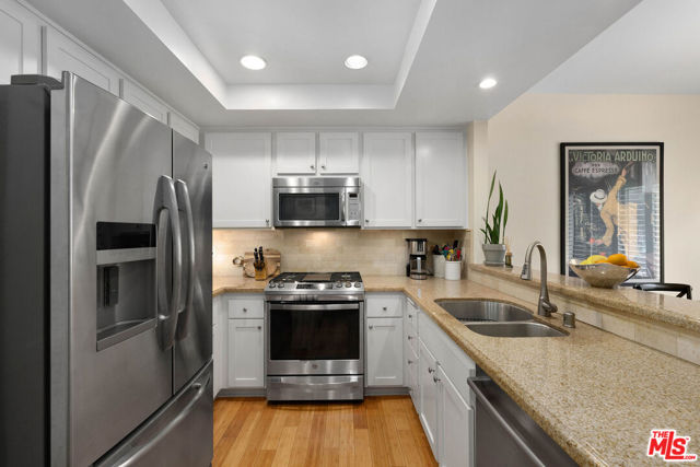 1655 Greenfield Avenue, Los Angeles CA: https://media.crmls.org/mediaz/fff16444-453d-42ca-9a29-f6f5fe43d36d.jpg