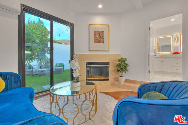 3804 Duray Place, Los Angeles CA: https://media.crmls.org/mediaz/fff1ceb5-a244-4a8b-ab14-6704e9a5d858.jpg