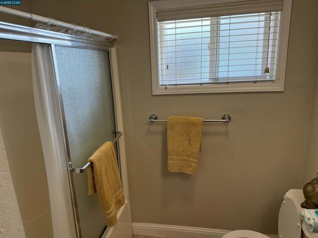 4304 Belle Dr, Antioch CA: https://media.crmls.org/mediaz/fff1e213-1508-4fee-8a1b-2e4a96c214b4.jpg