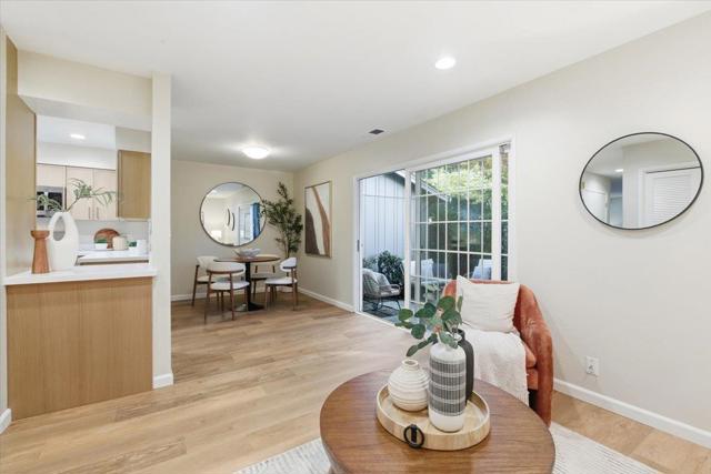1542 Canna Court, Mountain View CA: https://media.crmls.org/mediaz/fff28762-c8f0-4757-b467-fffabc59fcb0.jpg
