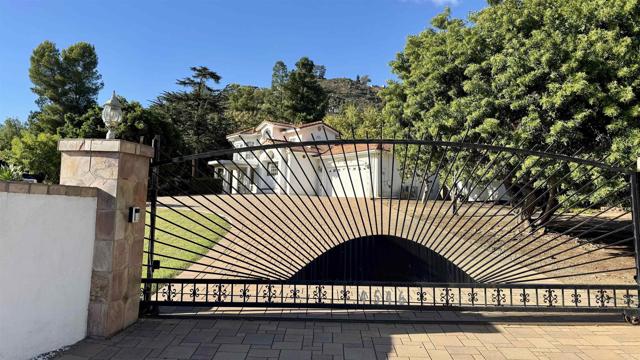 Detail Gallery Image 1 of 34 For 4546 Conrad Dr, La Mesa,  CA 91941 - 4 Beds | 3 Baths