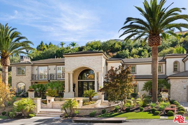 2855 Oak Knoll Drive, Diamond Bar CA: https://media.crmls.org/mediaz/fff3ce95-bdf8-47e6-b190-02623c174d3d.jpg