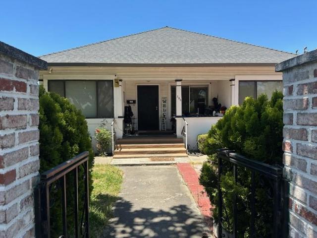 750 Powell Street, Hollister CA: https://media.crmls.org/mediaz/fff5260f-6c6d-4100-a327-0a982057513e.jpg