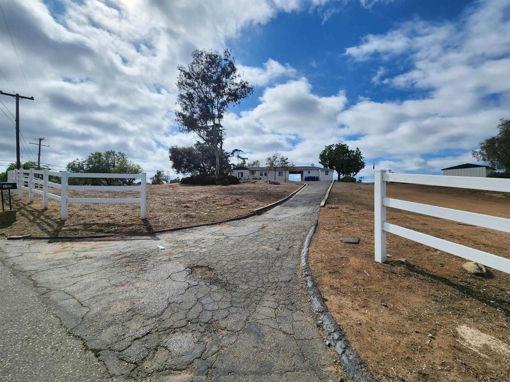 1060 Crest View Dr - photo 9