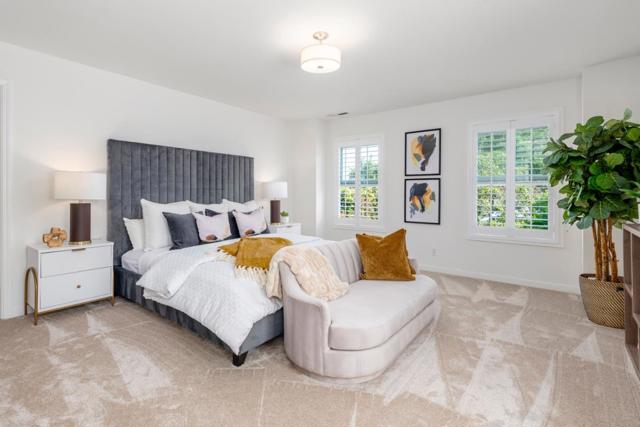 923 Grand Street, Redwood City CA: https://media.crmls.org/mediaz/fff663f8-6b4b-46e3-90c2-b008cecb748b.jpg
