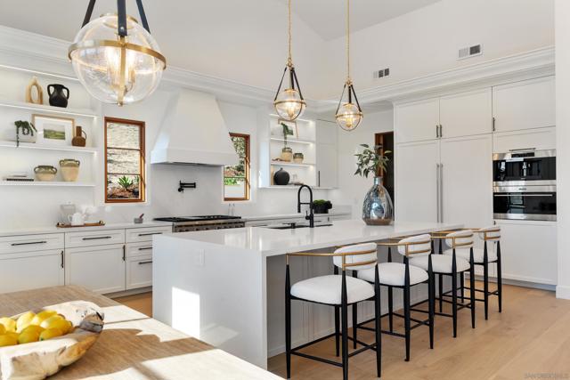 5758 60 Las Palomas, Rancho Santa Fe CA: https://media.crmls.org/mediaz/fff6ba1b-ae9c-4b67-bf00-00471e8952f5.jpg