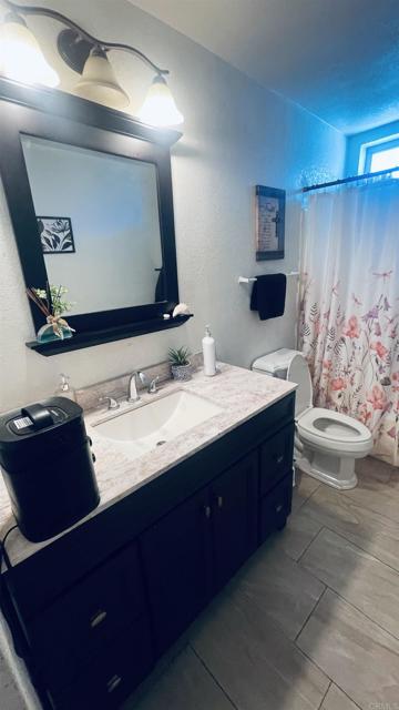 1636 Jonathon Street, Vista CA: https://media.crmls.org/mediaz/fff6c394-5e61-46a4-a03f-b342087f3bc0.jpg