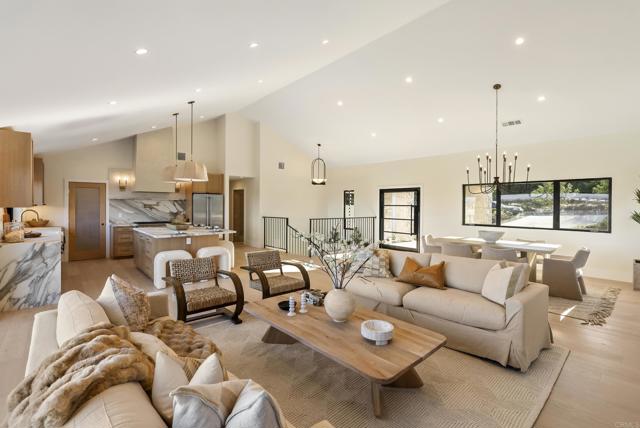 Detail Gallery Image 9 of 42 For 3920 Holly Brae, Carlsbad,  CA 92008 - 6 Beds | 5 Baths