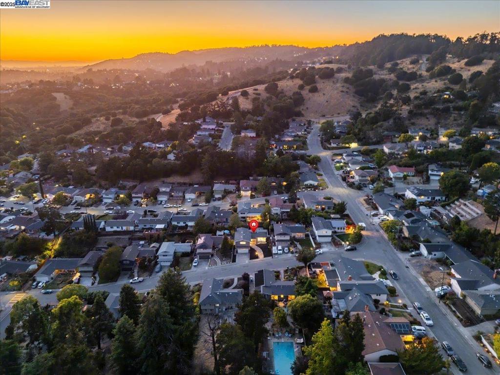 https://media.crmls.org/mediaz/fff7c10d-26f2-40eb-a975-0bc8e137f69e.jpg?preset=X-Large