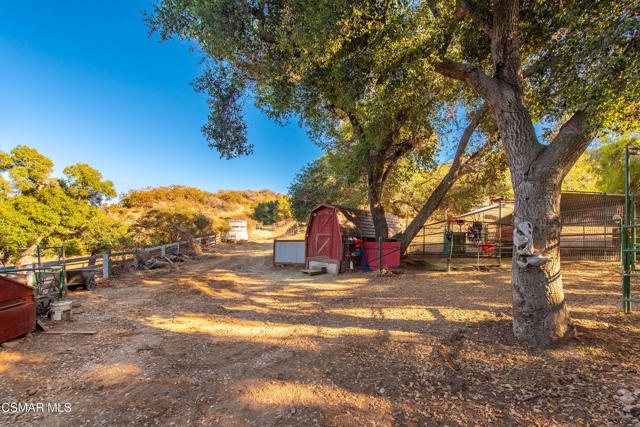 356 E Carlisle Road, Thousand Oaks CA: https://media.crmls.org/mediaz/fff7c9ba-ae55-4a51-b0bf-6e2a554fd304.jpg