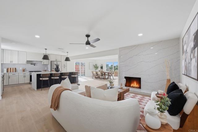 Detail Gallery Image 14 of 35 For 3296 via Bartolo, San Diego,  CA 92111 - 4 Beds | 3 Baths