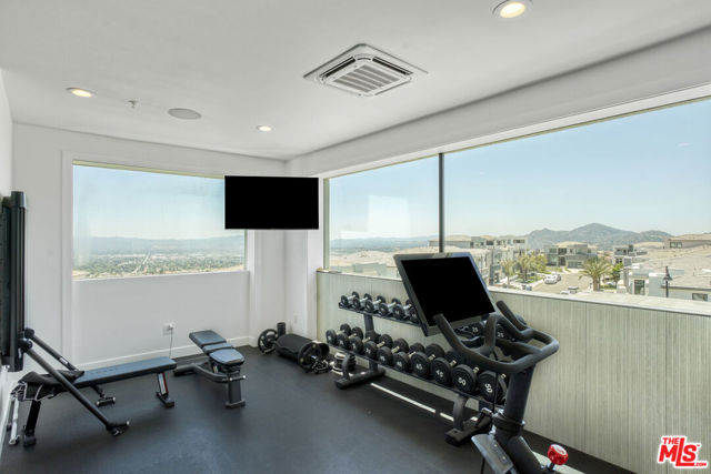 20472 W Windsor Lane, Porter Ranch CA: https://media.crmls.org/mediaz/fff856d6-c947-4594-abb9-2b0689d246cc.jpg