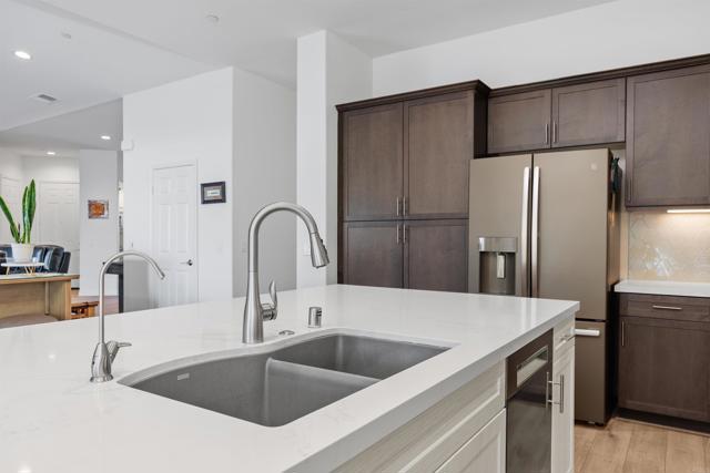 1941 Estancia Place, Escondido CA: https://media.crmls.org/mediaz/fff8f1bb-273b-406a-af9a-187dc92b3faf.jpg