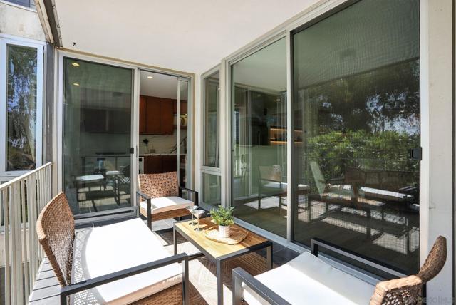 222 Quince St, San Diego CA: https://media.crmls.org/mediaz/fff9cbf3-249d-4f97-88c1-4a8fdfbfba38.jpg