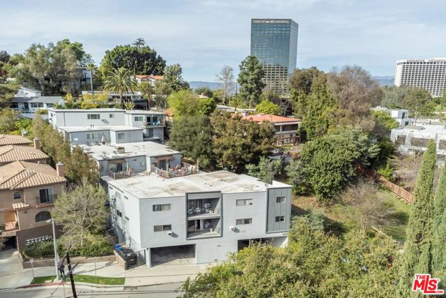 3625 Regal Place, Los Angeles, California 90068, ,Multi-Family,For Sale,Regal,24370458