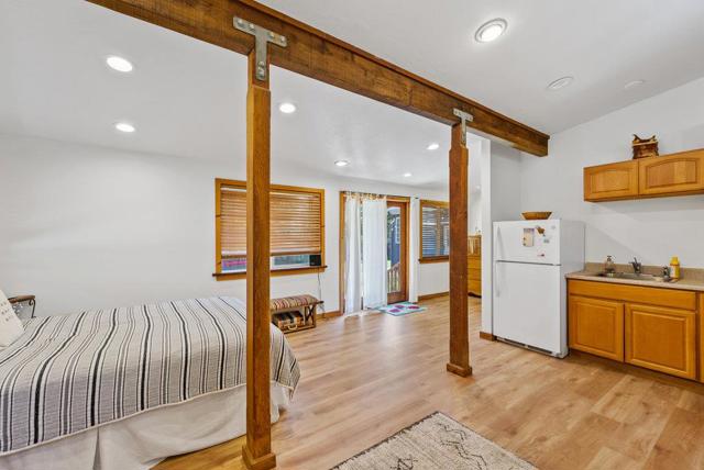 4200 Glenwood Drive, Scotts Valley CA: https://media.crmls.org/mediaz/fffabc2f-090f-4ea8-b46f-280c596fb571.jpg