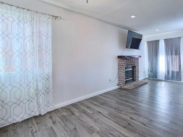 Detail Gallery Image 5 of 21 For 452 Feliz, Perris,  CA 92571 - 3 Beds | 2/1 Baths