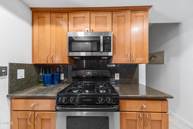 832 Magnolia Avenue, Pasadena CA: https://media.crmls.org/mediaz/fffb8879-e514-4bd3-9ba9-a72aa07a4806.jpg