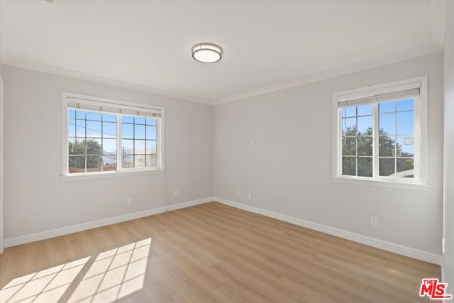 2409 Olive Avenue, La Crescenta CA: https://media.crmls.org/mediaz/fffba1bb-f2bb-48cc-a405-6c9d9a8ca805.jpg