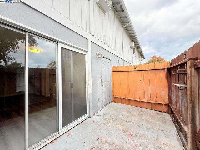 68 El Toro Ct, Fairfield CA: https://media.crmls.org/mediaz/fffc26fd-99c1-4069-8458-ddbaaea27a43.jpg