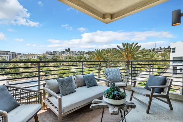 2460 Community Lane, San Diego CA: https://media.crmls.org/mediaz/fffc3d62-4cf7-4f34-874d-3b41c17d7204.jpg