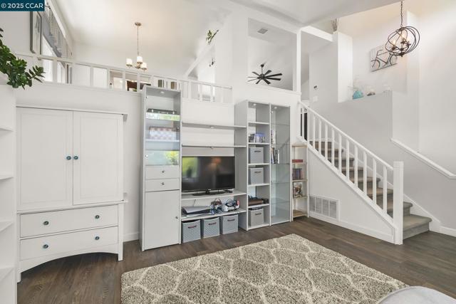 1169 Discovery Way, Concord CA: https://media.crmls.org/mediaz/fffc546a-0156-4f93-842b-01cb4275210e.jpg