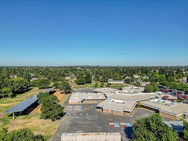 3559 Vernal Avenue, Merced CA: https://media.crmls.org/mediaz/fffcb77a-00a7-4b5b-9a6c-adad4bfb4b2f.jpg