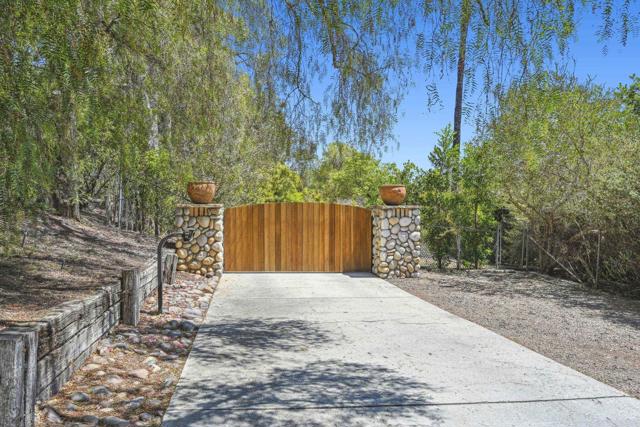 31619 21 Via Puerta Del Sol, Bonsall CA: https://media.crmls.org/mediaz/fffd5a9d-32a8-4cd9-91ef-4bddb574ae7a.jpg