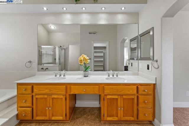 1429 BLUESAGE COURT, Tracy CA: https://media.crmls.org/mediaz/fffe6447-c1fb-4fa0-8f4b-4afc9e6ca7c8.jpg