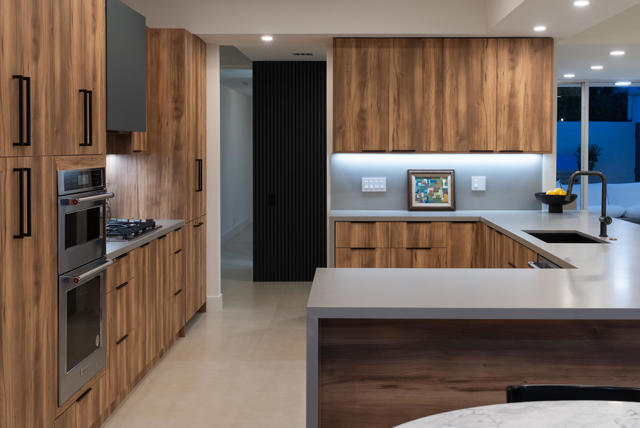 399 Desert Lakes Drive, Palm Springs CA: https://media.crmls.org/mediaz/fffe99d9-990d-4807-9b9b-dfac71a96e31.jpg