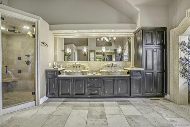 5305 La Crescenta, Rancho Santa Fe CA: https://media.crmls.org/mediaz/ffff0199-7ce6-4296-8e60-b9f32e678943.jpg