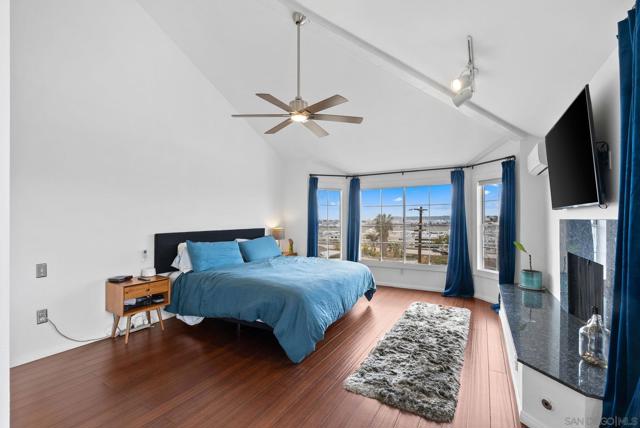 3535 Columbia St, San Diego CA: https://media.crmls.org/mediaz/ffffd097-4cee-4eb8-ba2f-d6f9d1cf40e9.jpg